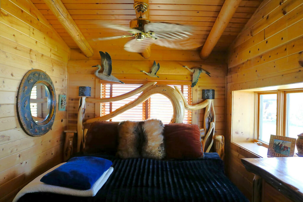 Yellowstone Log Homes example of custom bedroom 4251