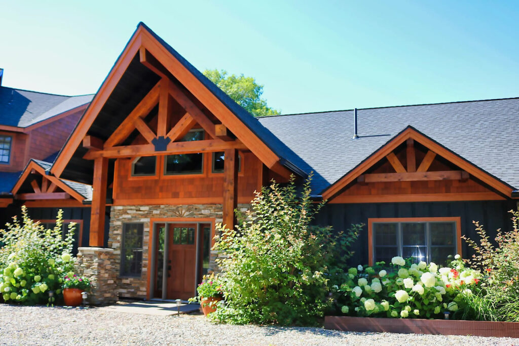 Yellowstone Log Homes example of custom home exterior 4316