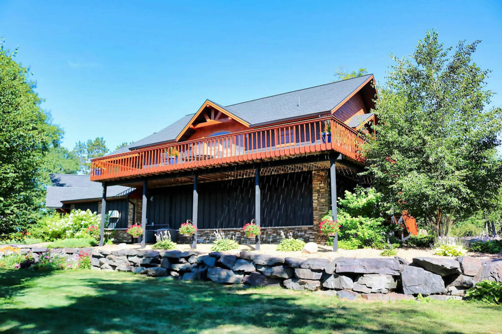 Yellowstone Log Homes example of custom home exterior 4323
