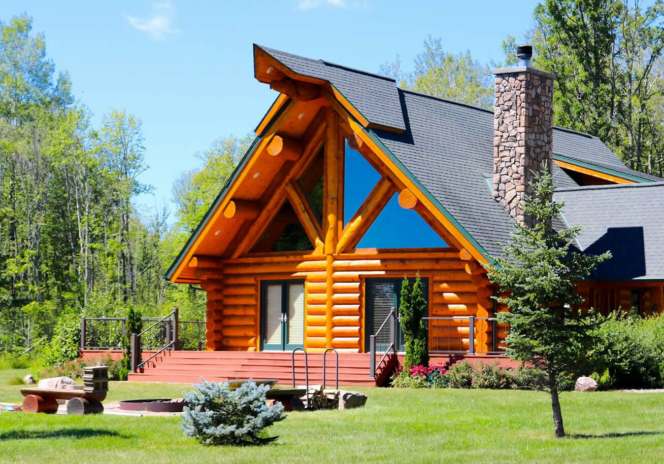 Custom built log home in McGregor, Minnesota by Yellowstone Log Homes